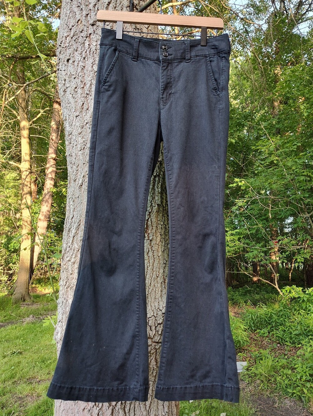 American Eagle Hi-Rise Black Artist Flare Jeans Sz 4-SHORT Black Stretch Denim